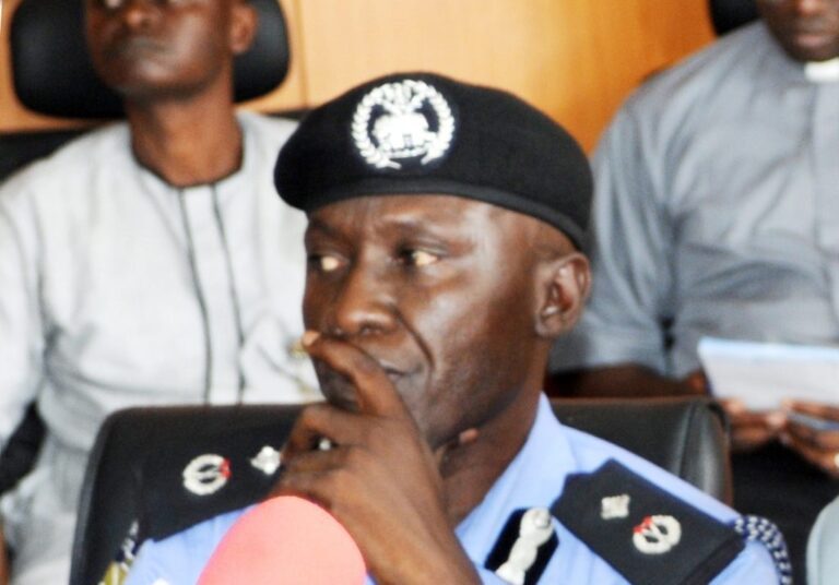 Policeman dies in gun battle with suspected kidnappers