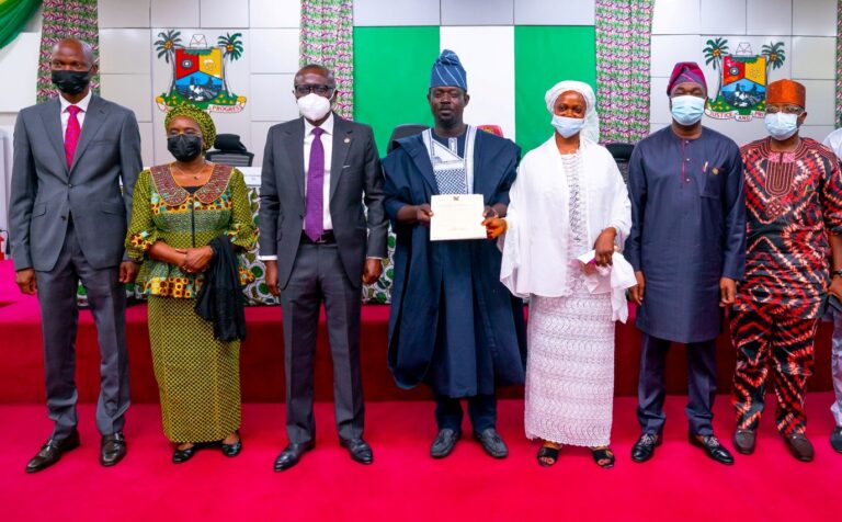 Photos: Gov. Sanwo-Olu, his deputy, Dr. Hamzat at swearing in of Hon. Biliaminu Samson Agunbiade as new chairman of Eti Osa east local council development area (LCDA) at Lagos house, Ikeja, on Thursday, July 8, 2021
