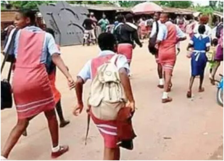 STUDENT BEATS TEACHER TO PULP AFTER BEING STOPPED FROM ASSAULTING FEMALE CLASSMATE