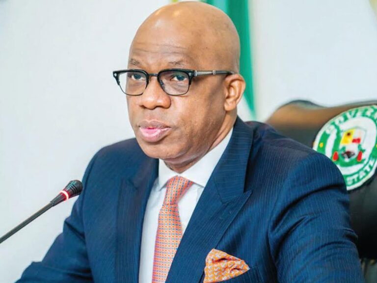BAD ROADS: YOU DON’T DESERVE SECOND TERM – OGUN RESIDENTS TELL ABIODUN