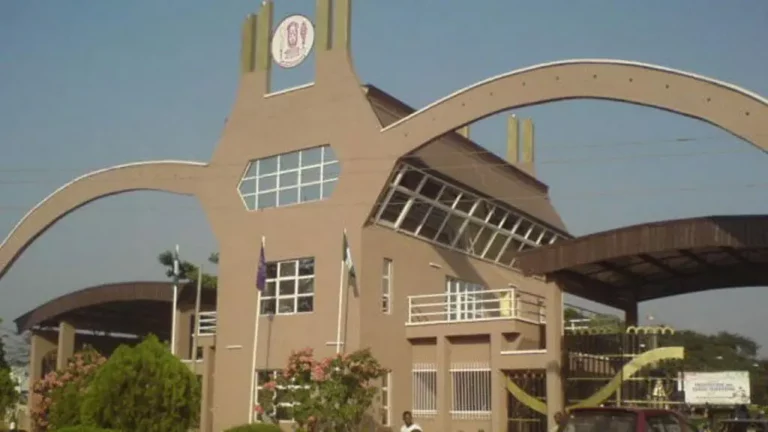 400-LEVEL UNIBEN STUDENT SHOT BY COP AT NPDC’S GATE