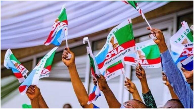 APC REFUSE ENTRY TO JOURNALIST AS TINUBU IS SCREENED