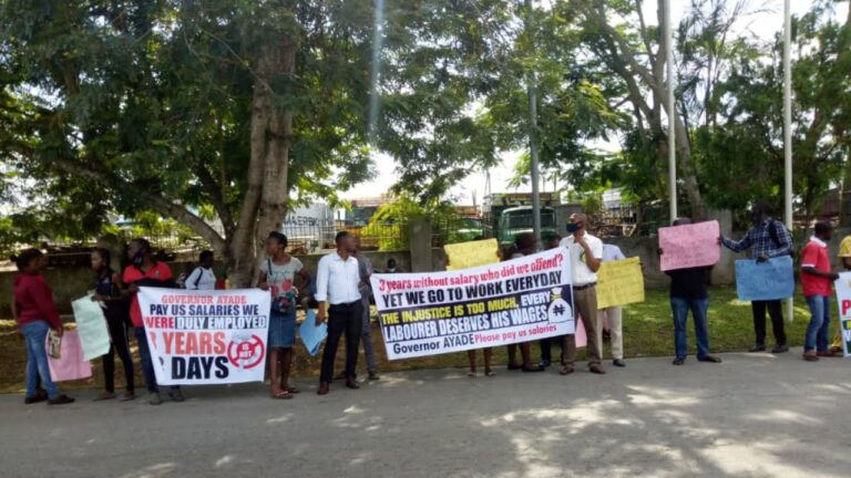 Protest in Cross River as workers alleged nonpayment of five years salaries.