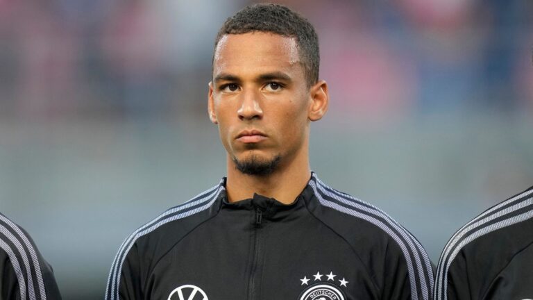 Official, confirmed. Thilo Kehrer joins West Ham on permanent deal from PSG.