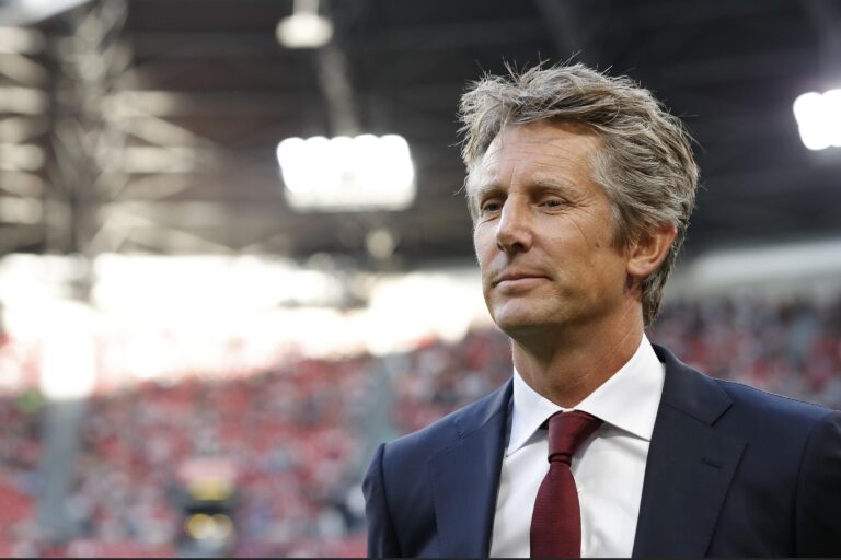 Edwin van der Sar turned down Premier League advances to extend Ajax stay