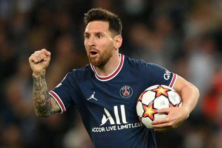 Messi agrees one-year extension to PSG contract