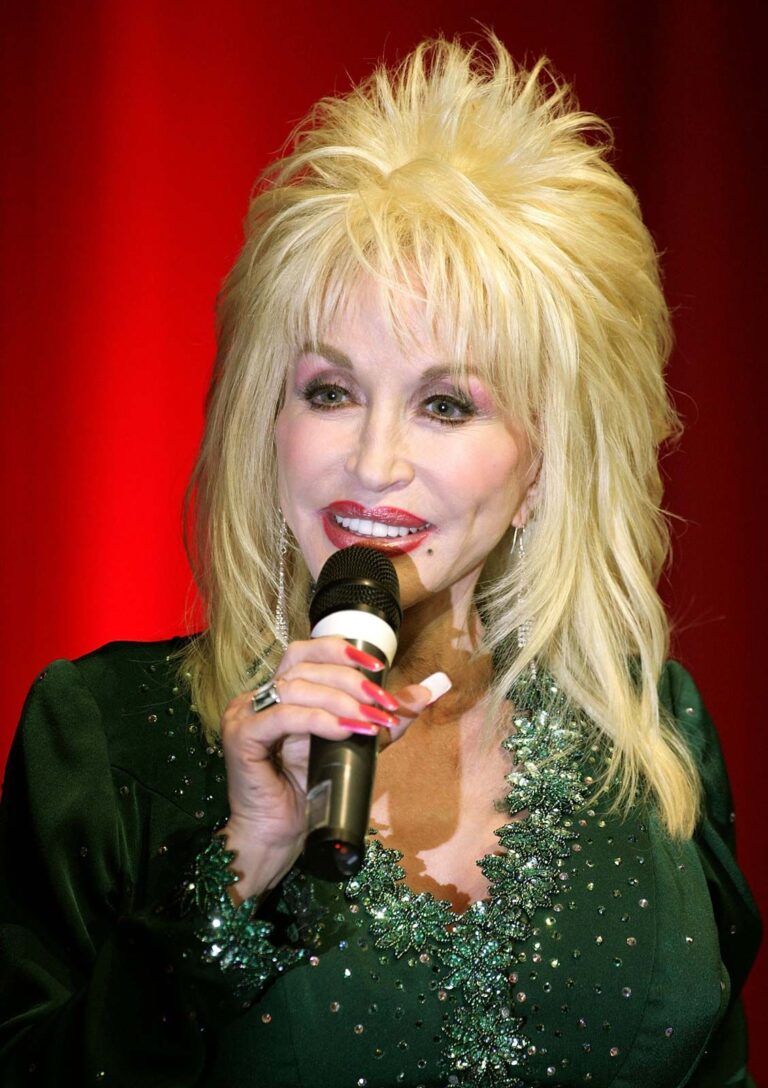 Text: Dolly Parton laid to rest in private family funeral