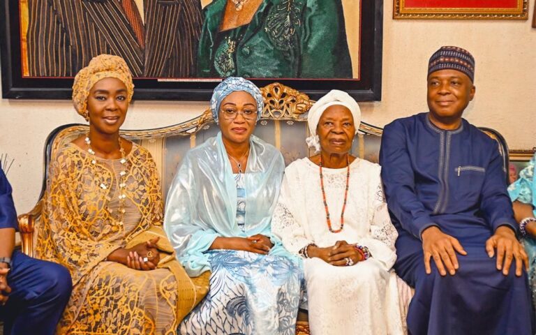 First Lady Sen. Oluremi Tinubu Pays Condolence Visit to Ojora Family